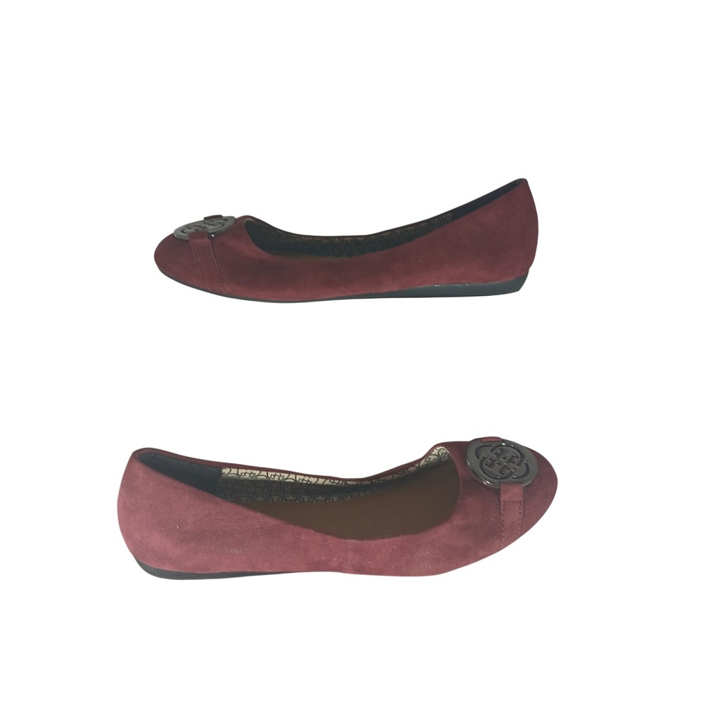 Daisy Fuentes Ballet Flats Size‎ 9.5 Burgundy Faux Suede Logo Medallion Slip On